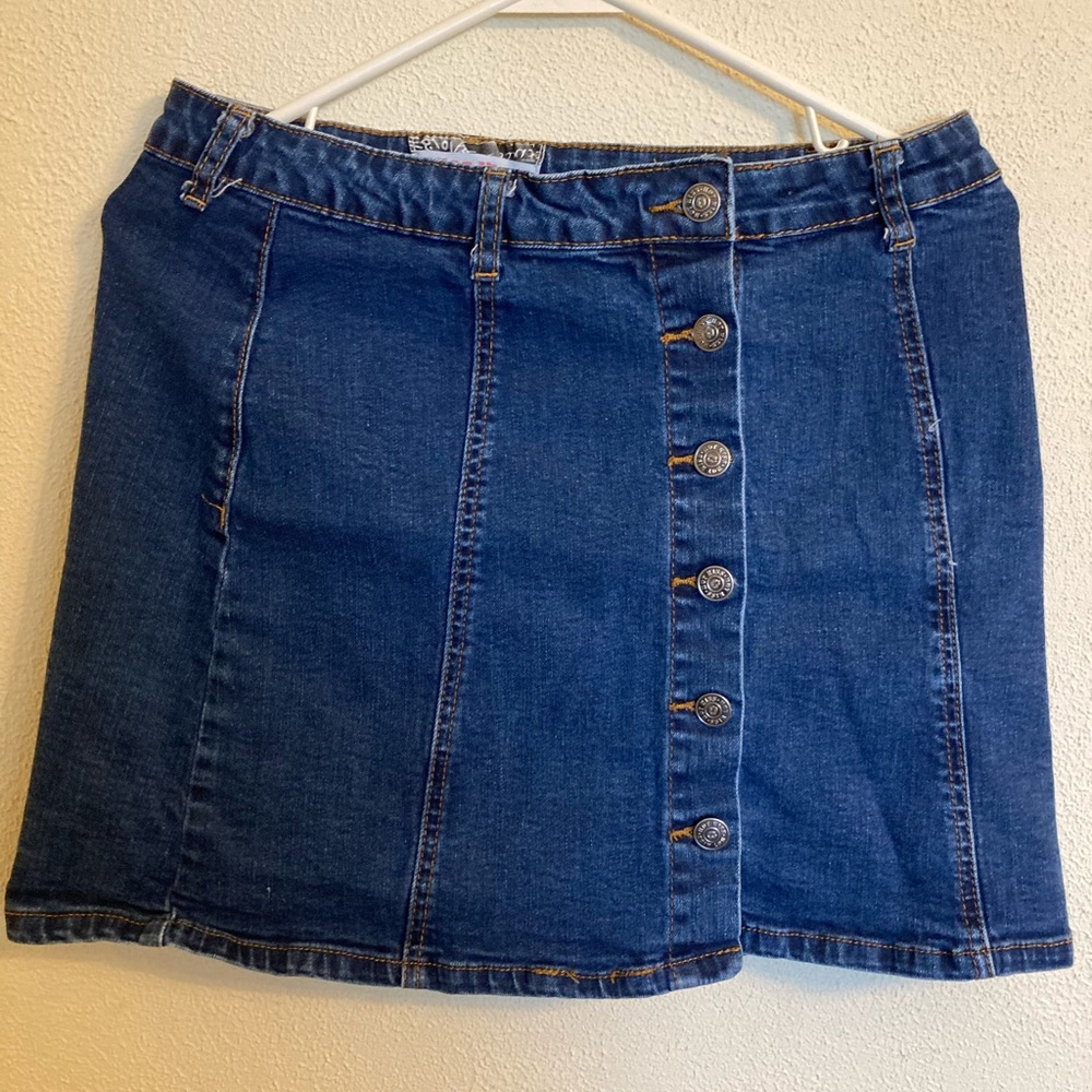 Hot Kiss Skylar Jean skirt, button down L